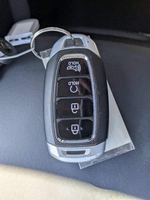 Used 2025 Hyundai Venue SEL FWD image 32