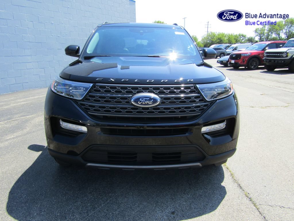 Certified 2023 Ford Explorer XLT w/ Equipment Group 202A AWD/4WD image 14