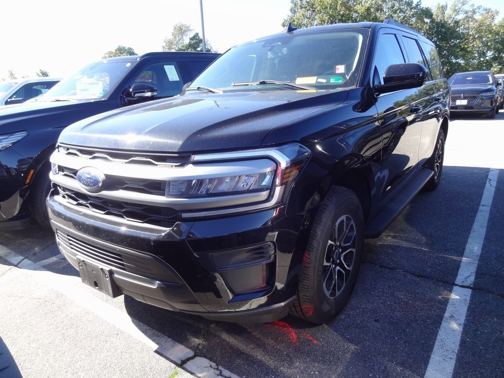 Certified 2024 Ford Expedition XLT image 2