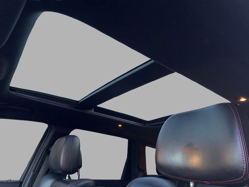 Used 2019 Jeep Grand Cherokee Trailhawk w/ Trailhawk Luxury Group image 10