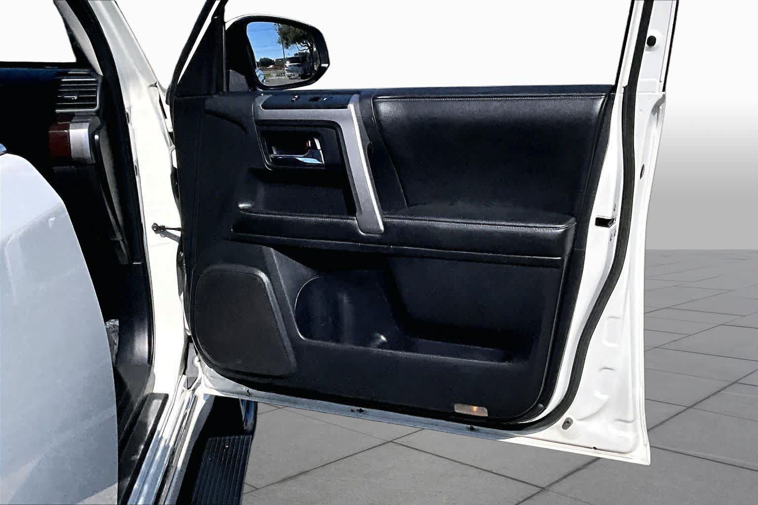 Used 2014 Toyota 4Runner Limited AWD/4WD image 22