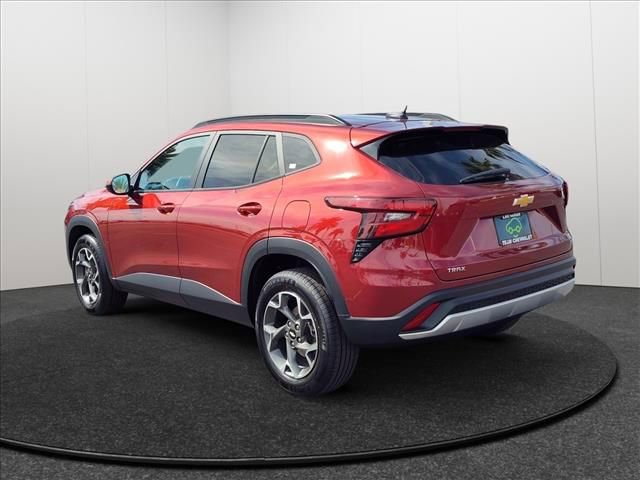Certified 2024 Chevrolet Trax LT w/ LT Convenience Package image 3
