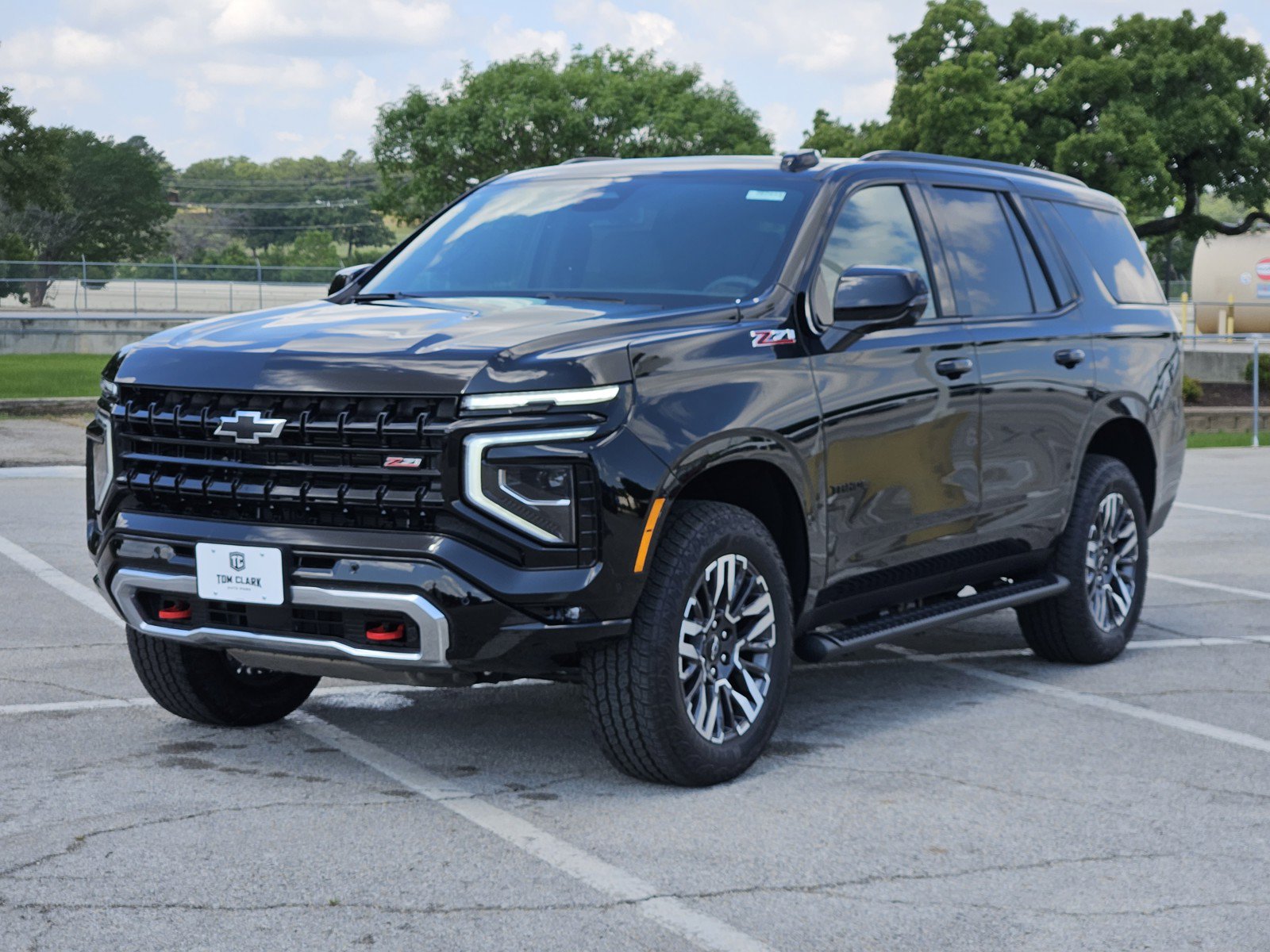 New 2026 Chevrolet Tahoe Z71 w/ Comfort Package AWD/4WD image 2
