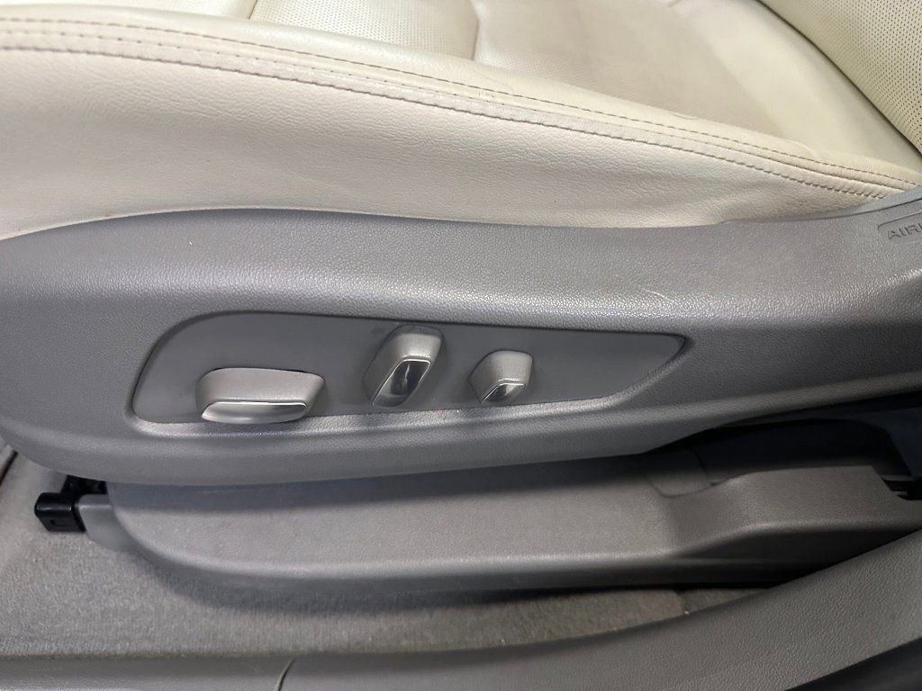 Certified 2023 Cadillac XT5 Premium Luxury image 8