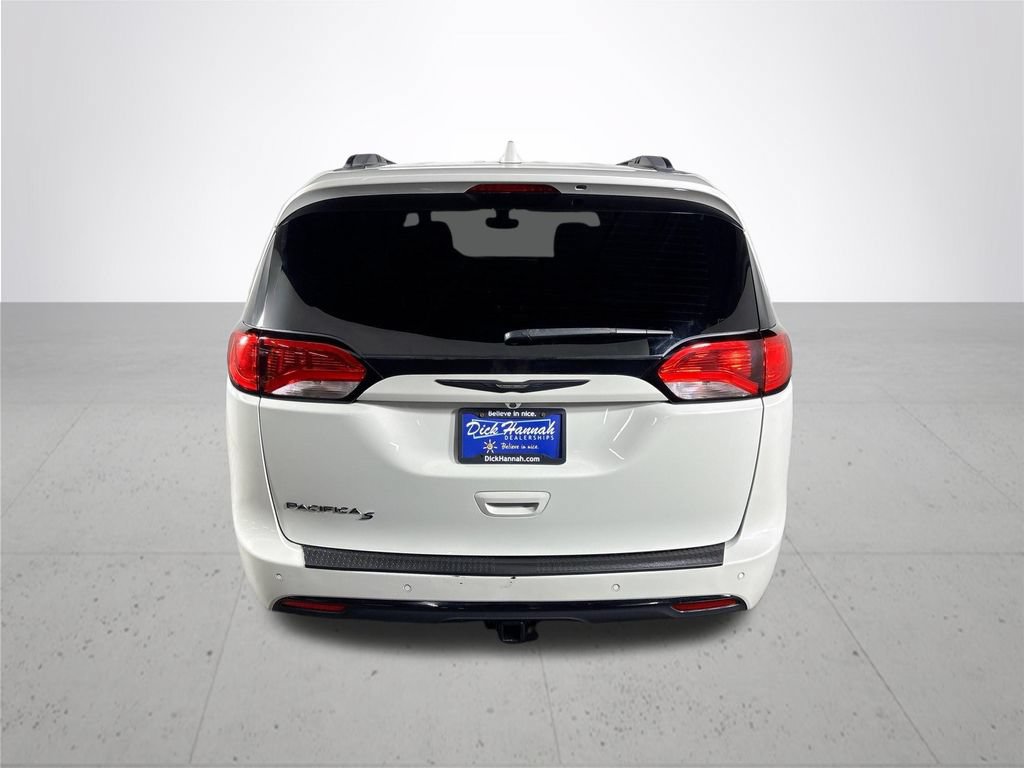 Used 2019 Chrysler Pacifica Touring-L FWD image 7