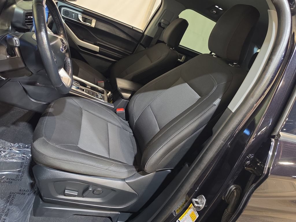 Used 2023 Ford Explorer XLT AWD/4WD image 13