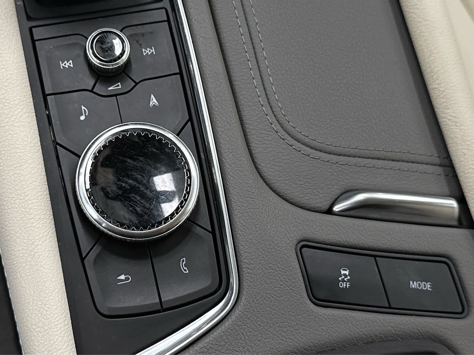 Used 2023 Cadillac XT6 Premium Luxury w/ Technology Package image 31