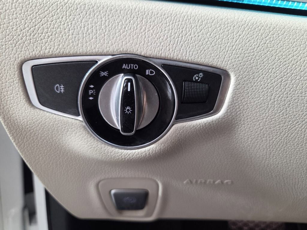 Used 2022 Mercedes-Benz E 350 Sedan image 18
