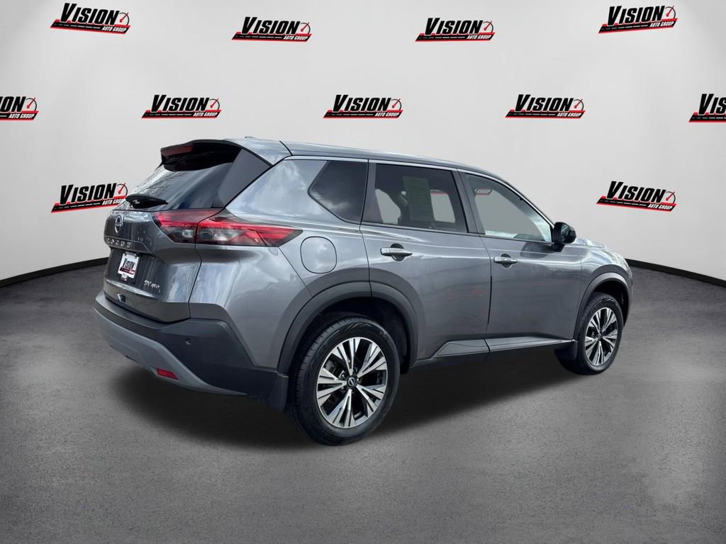 Used 2023 Nissan Rogue SV image 5