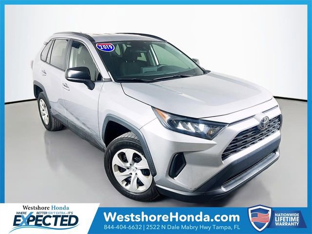 Used 2019 Toyota RAV4 LE FWD image 1