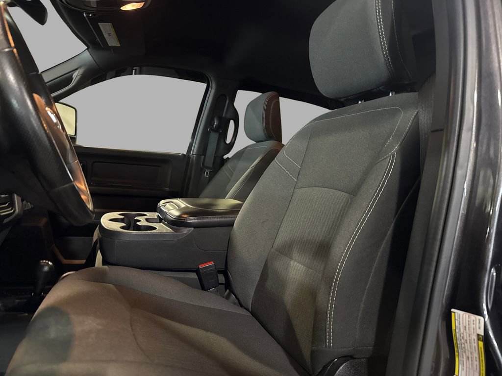 Used 2024 RAM 2500 Tradesman w/ Chrome Appearance Group image 11