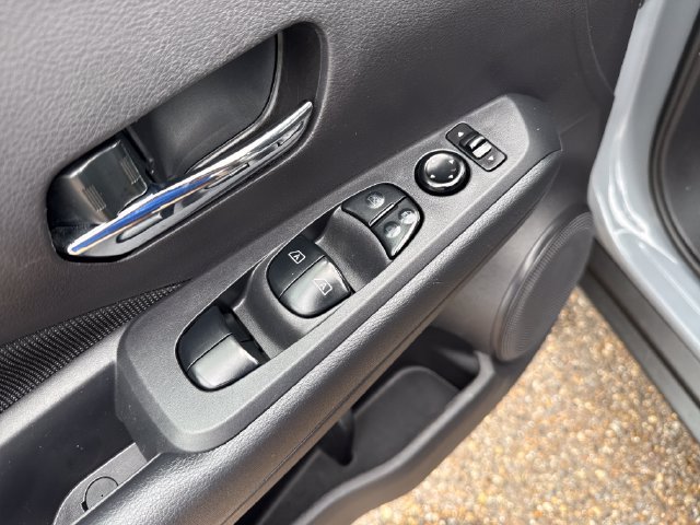 Certified 2024 Nissan Kicks SV FWD image 12