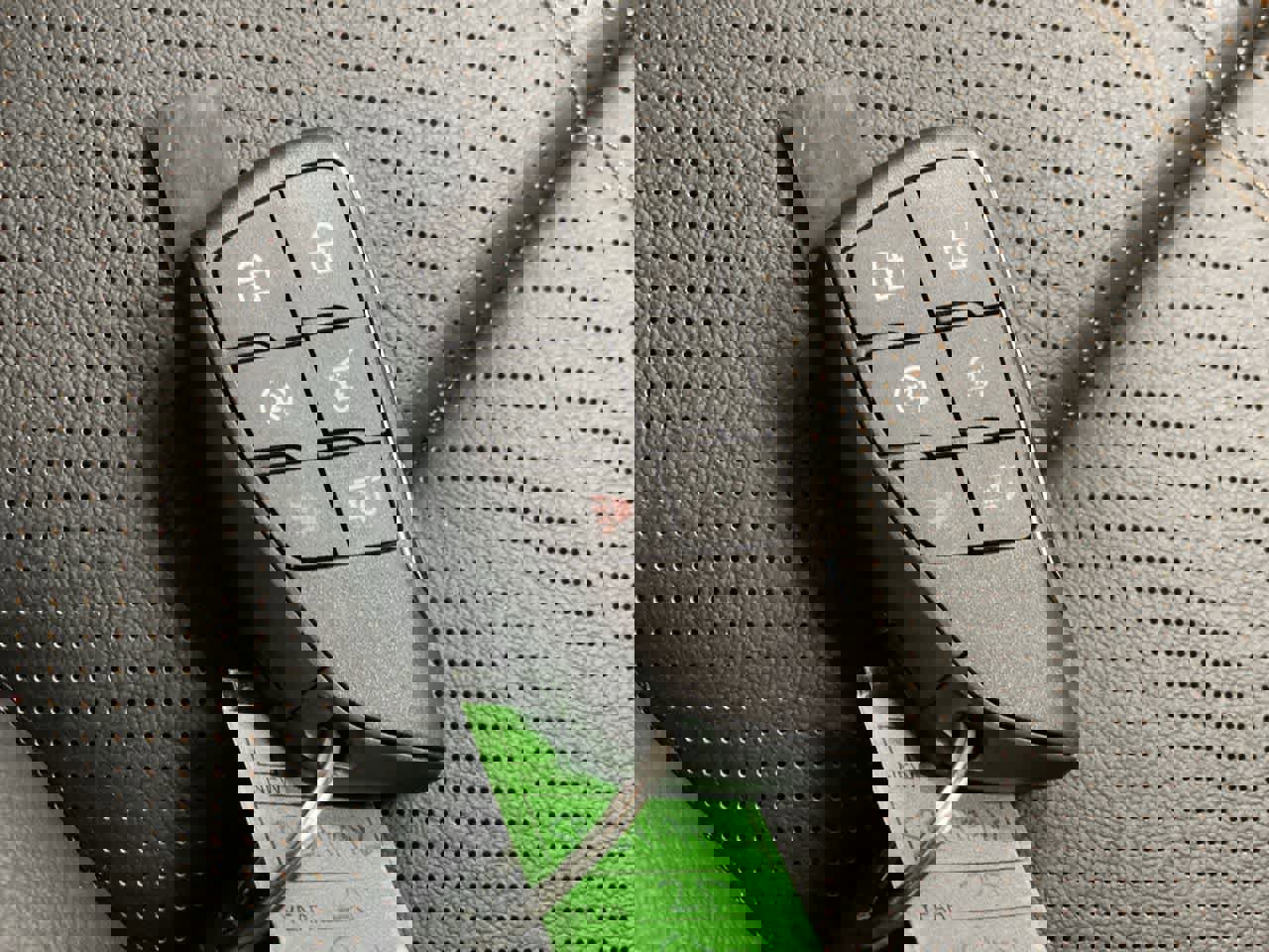 Used 2025 Chevrolet Tahoe High Country image 27