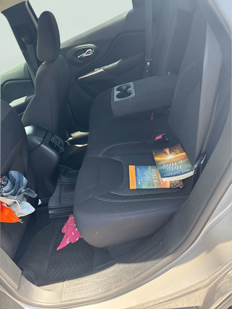 Used 2019 Jeep Cherokee Latitude w/ Cold Weather Group image 6