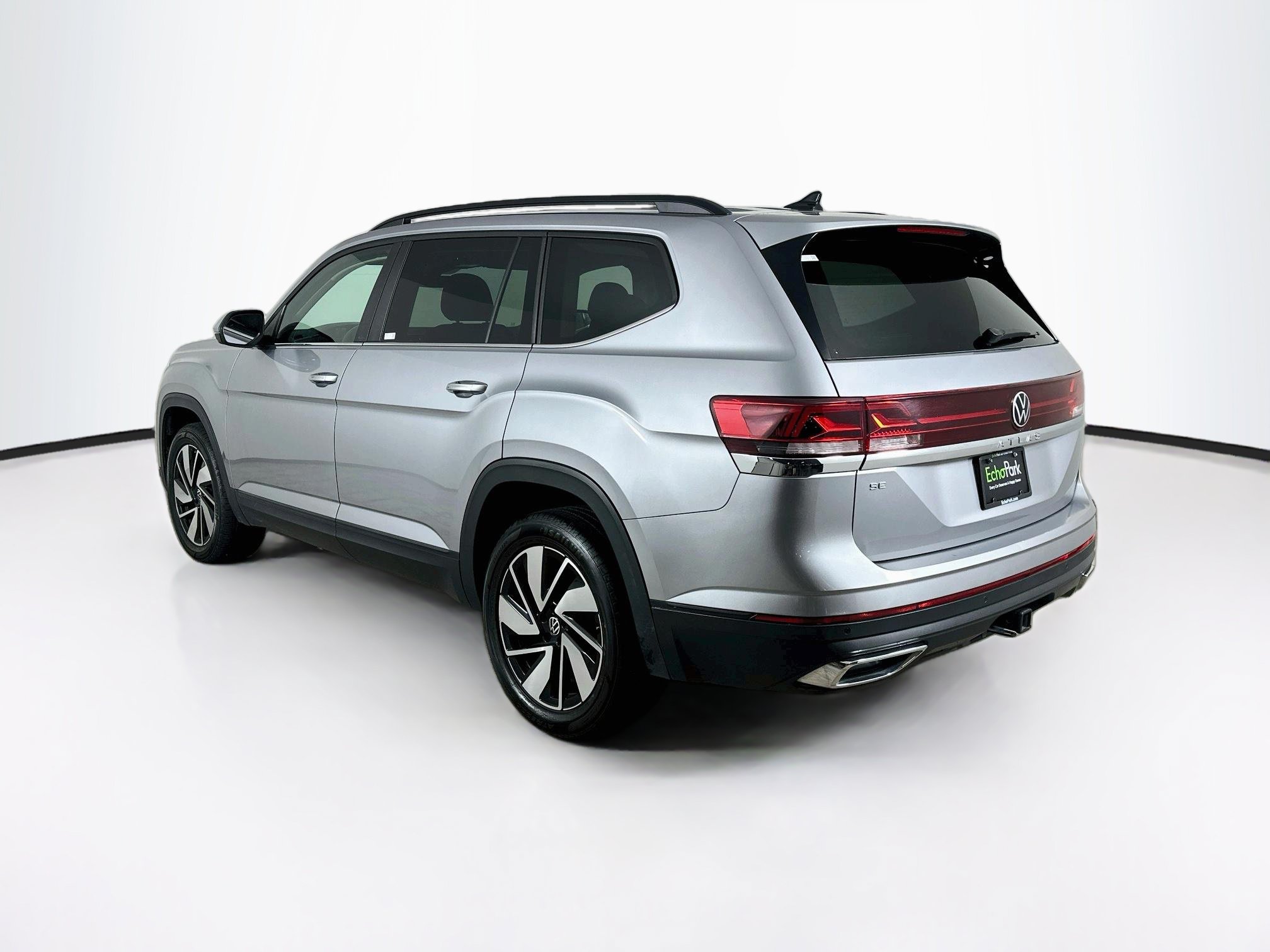 Used 2025 Volkswagen Atlas SE FWD image 5
