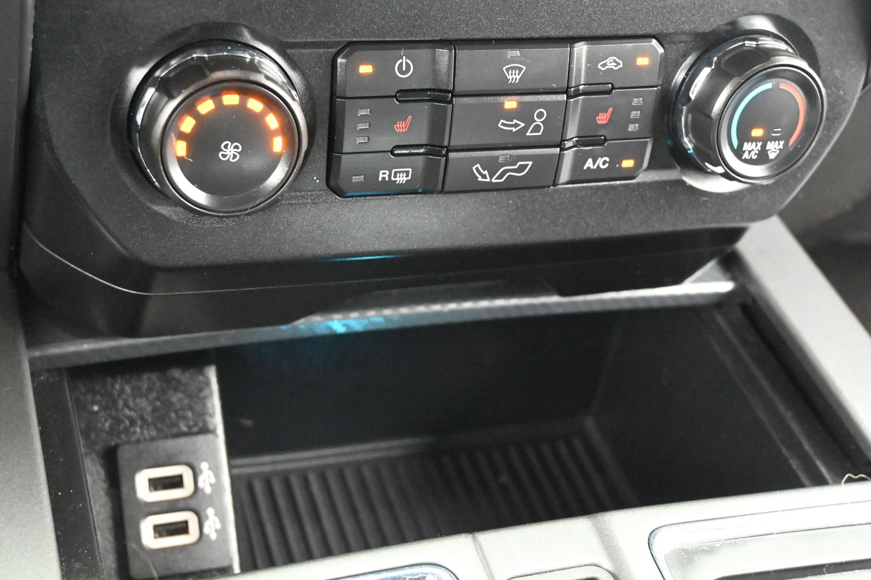 Used 2019 Ford F150 XLT w/ Equipment Group 302A Luxury AWD/4WD image 19