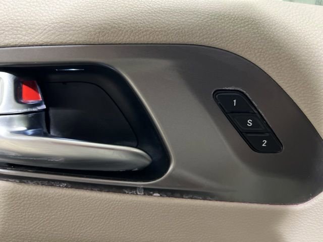 Used 2022 Chrysler Pacifica Touring-L image 23