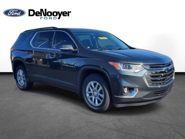 Used 2020 Chevrolet Traverse LT w/ Driver Confidence II Package image 2