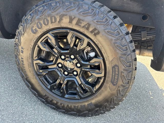 Used 2025 Chevrolet Silverado 1500 ZR2 w/ Technology Package AWD/4WD image 9