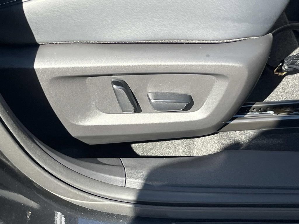 New 2026 Mitsubishi Outlander SEL FWD image 19
