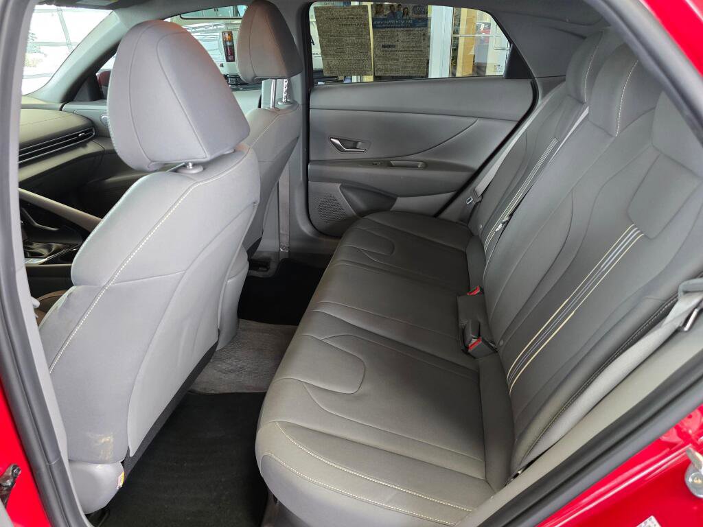 Used 2023 Hyundai Elantra Blue FWD image 36