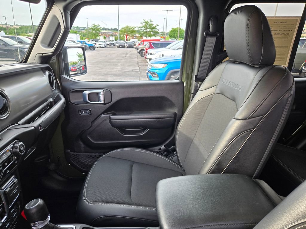 Used 2023 Jeep Gladiator Sport AWD/4WD image 28