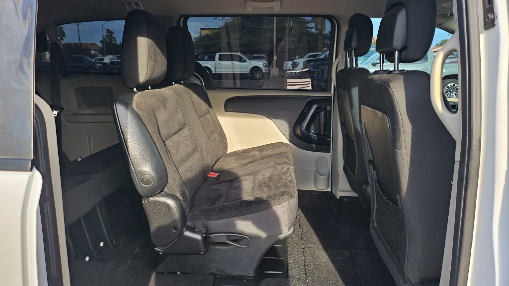 Used 2019 Dodge Grand Caravan SE FWD image 20