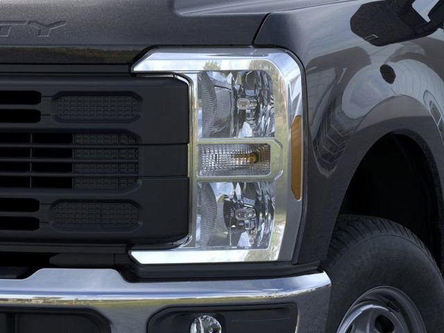 New 2026 Ford F250 XL w/ XL Chrome Package image 18