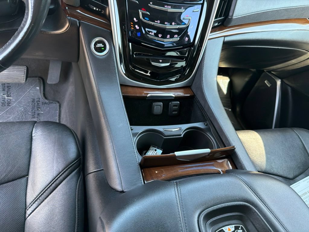 Used 2020 Cadillac Escalade ESV Premium Luxury w/ Escalade Sport Edition AWD/4WD image 19