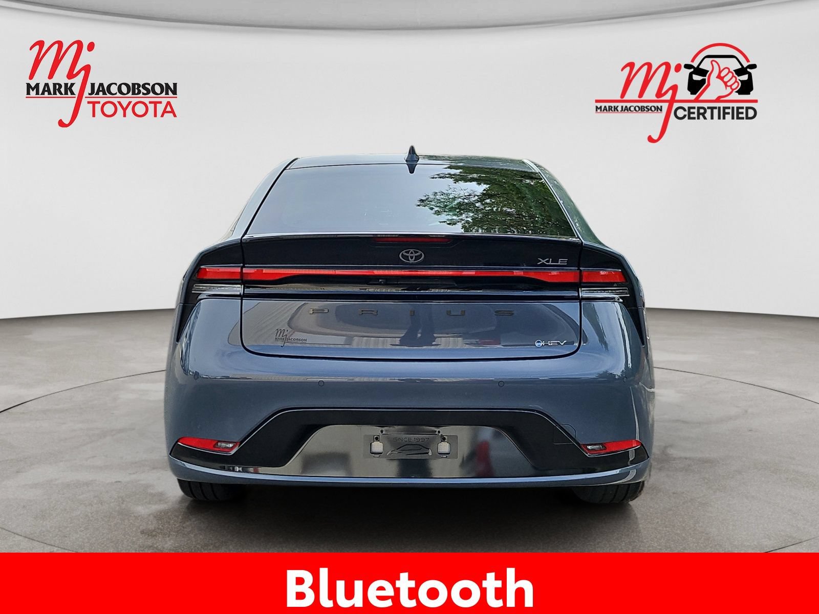 Used 2024 Toyota Prius XLE FWD image 11