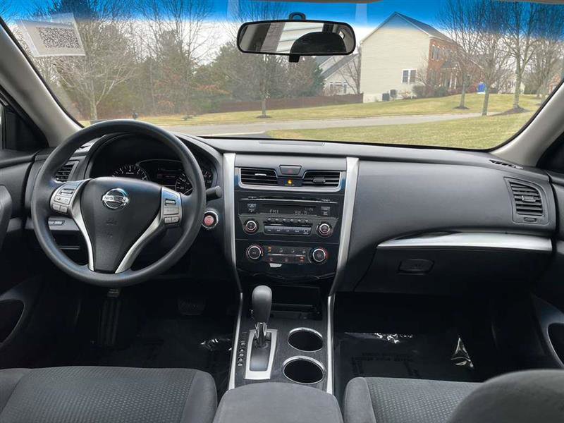 Used 2014 Nissan Altima 2.5 S w/ Sport Value Package image 8