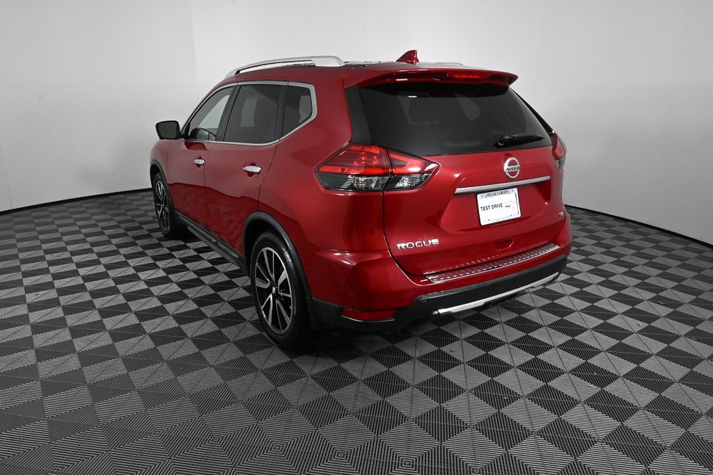 Used 2017 Nissan Rogue SL w/ SL Premium Package image 4