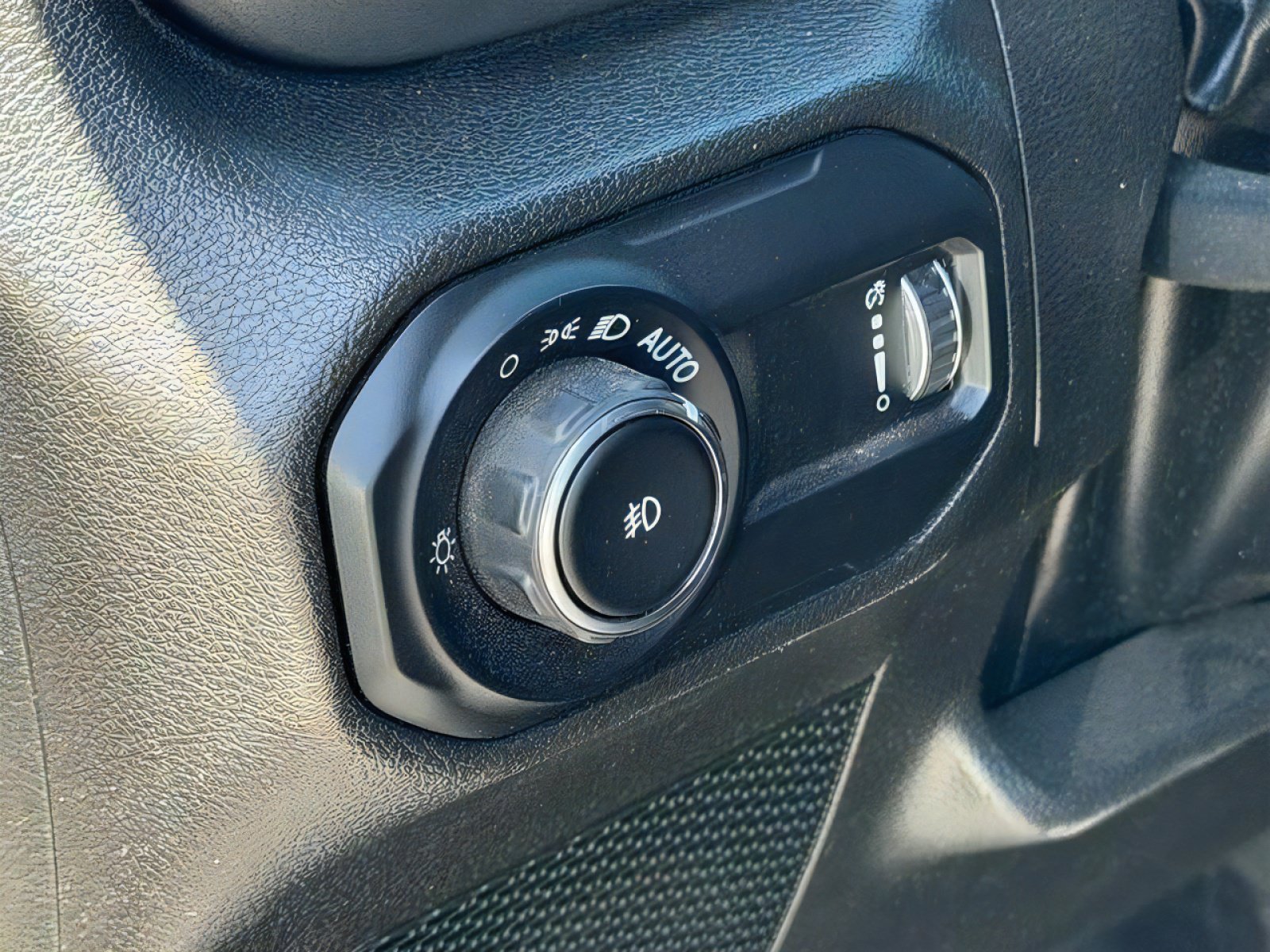 Used 2023 Jeep Wrangler Unlimited Sport AWD/4WD image 18