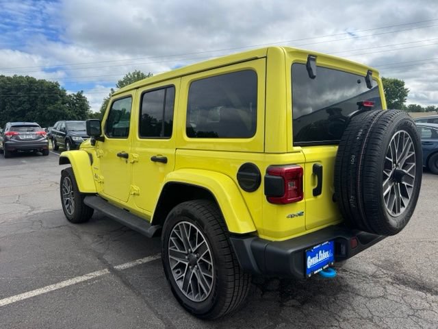Used 2023 Jeep Wrangler Unlimited Sahara w/ Cold Weather Group AWD/4WD image 5