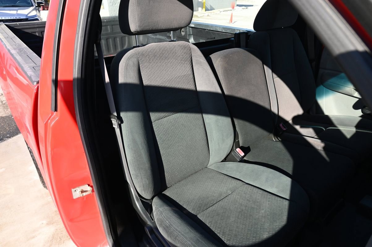 Used 2014 Chevrolet Silverado 2500 W/T w/ Snow Plow Prep Package image 35