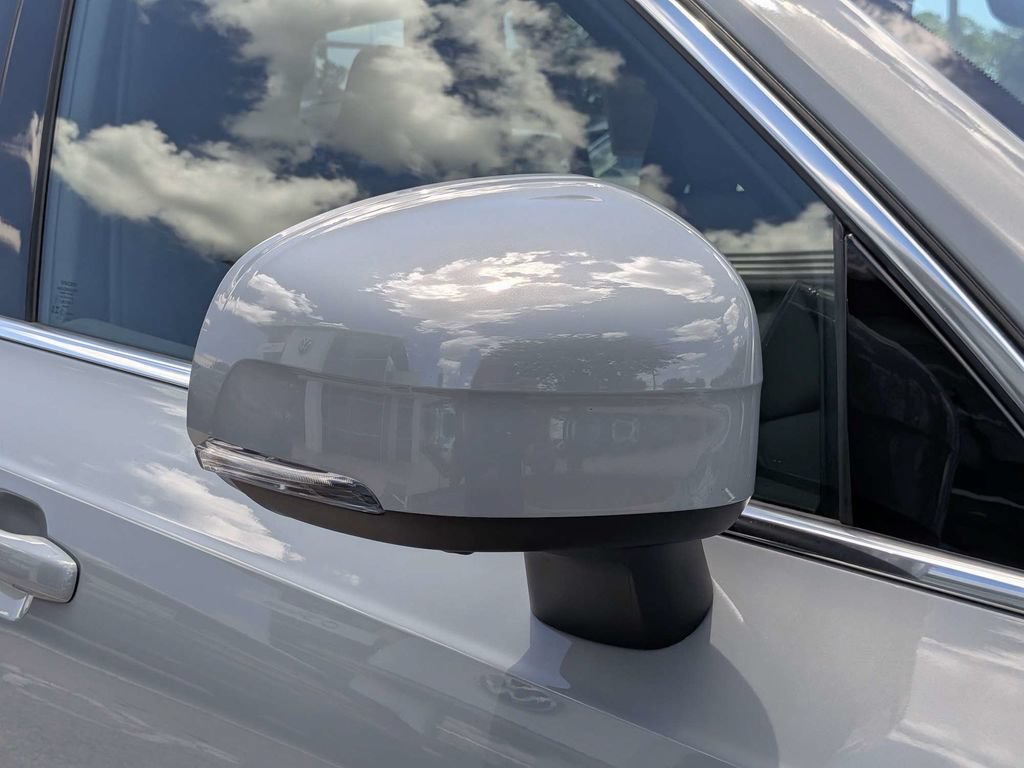 Used 2024 Volvo XC90 B6 Plus AWD/4WD image 12
