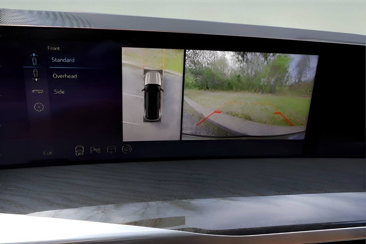 Certified 2025 Cadillac Escalade IQ Luxury 2 AWD/4WD image 26