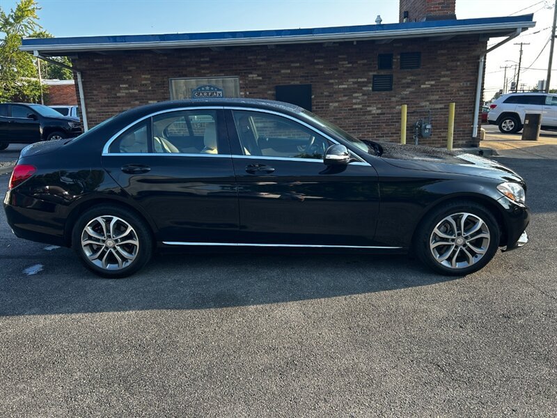 Used 2015 Mercedes-Benz C 300 4MATIC Sedan image 2