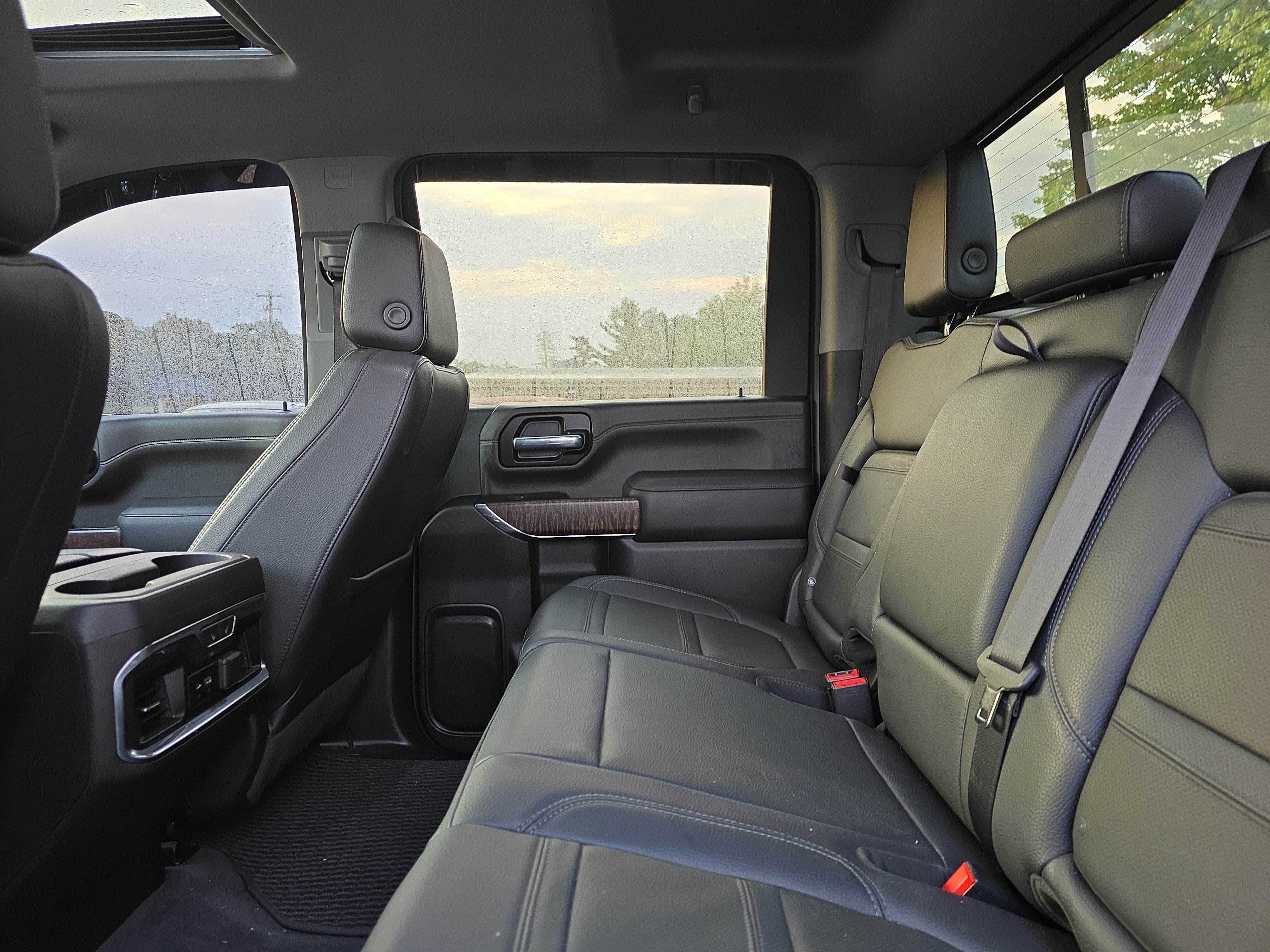 Used 2023 GMC Sierra 2500 Denali w/ Denali Black Diamond Edition AWD/4WD image 17