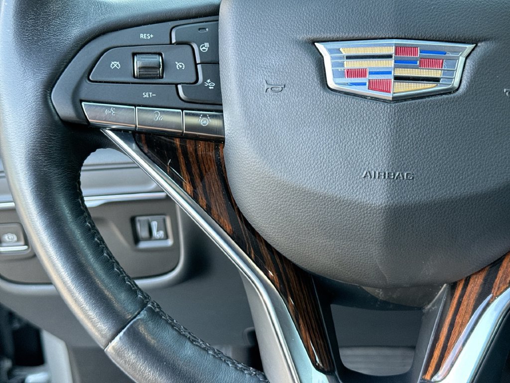 Used 2023 Cadillac Escalade Premium Luxury RWD image 17