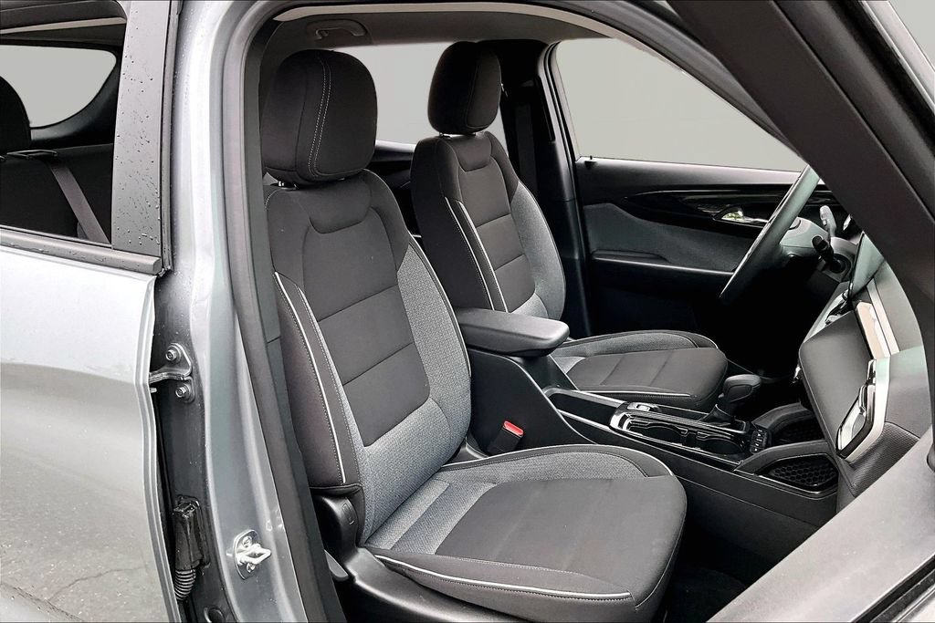 Used 2025 Chevrolet TrailBlazer LT AWD/4WD image 19