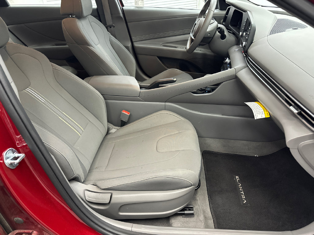 Used 2025 Hyundai Elantra Sport w/ Cargo Package FWD image 13