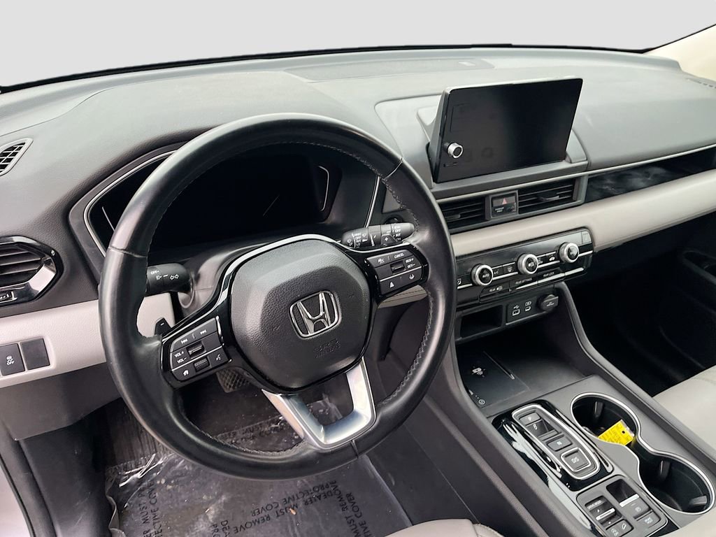 Used 2024 Honda Pilot Touring image 9