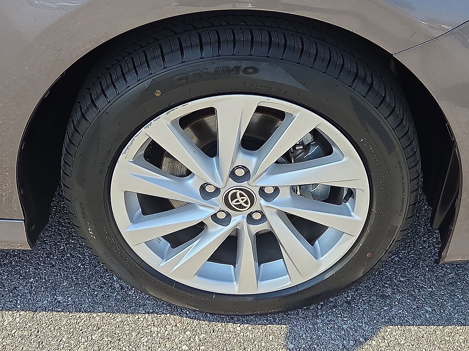 Used 2024 Toyota Camry LE image 7