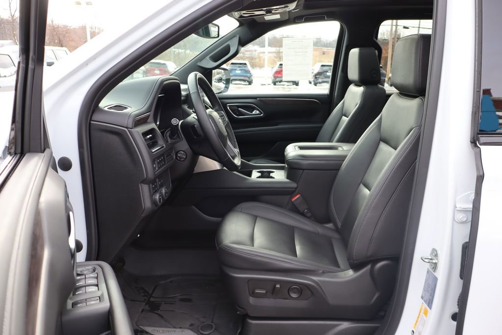 Used 2023 Chevrolet Suburban Z71 w/ Luxury Package image 15