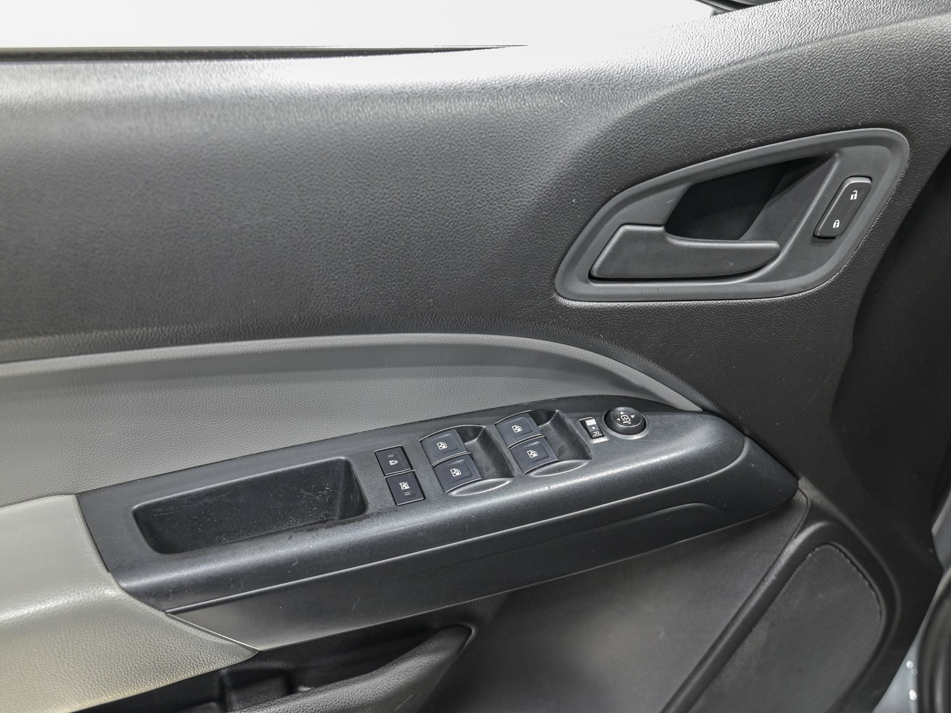 Used 2019 Chevrolet Colorado W/T w/ WT Convenience Package AWD/4WD image 15