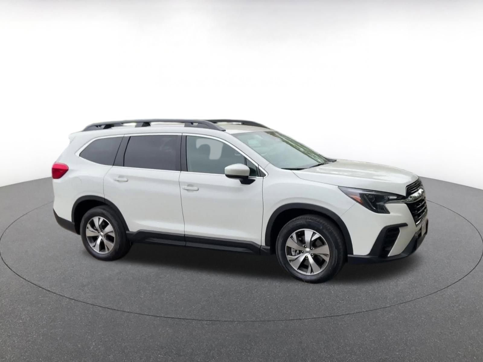 Used 2024 Subaru Ascent Premium w/ Convenience Package image 2