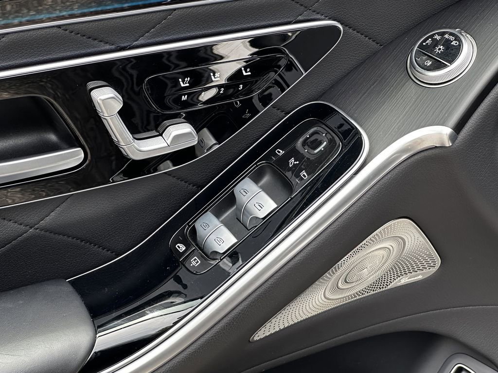 Certified 2025 Mercedes-Benz S 580 4MATIC Sedan image 12