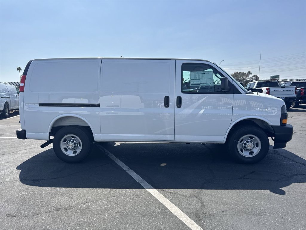 New 2026 Chevrolet Express 2500 w/ Driver Convenience Package RWD image 4