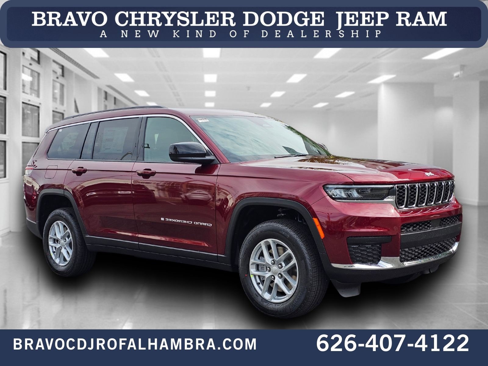 New 2025 Jeep Grand Cherokee L Laredo image 1